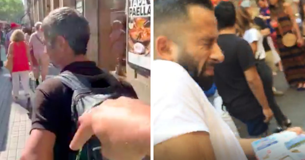 Un hombre reparte collejas a los carteristas que se encuentra en el centro de Barcelona